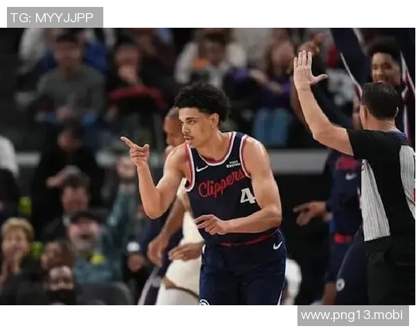 Haynes：快船将科比·桑德斯的双向合同转为标准合同